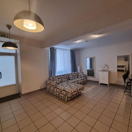 Camellia Studio Apartment & Parking รีกา ภายนอก รูปภาพ
