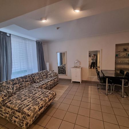 Camellia Studio Apartment & Parking รีกา ภายนอก รูปภาพ